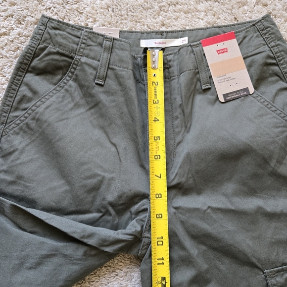Levis NWOT 94 baggy cargo pants green mid rise lightweight womens 25 - Picture 11 of 13